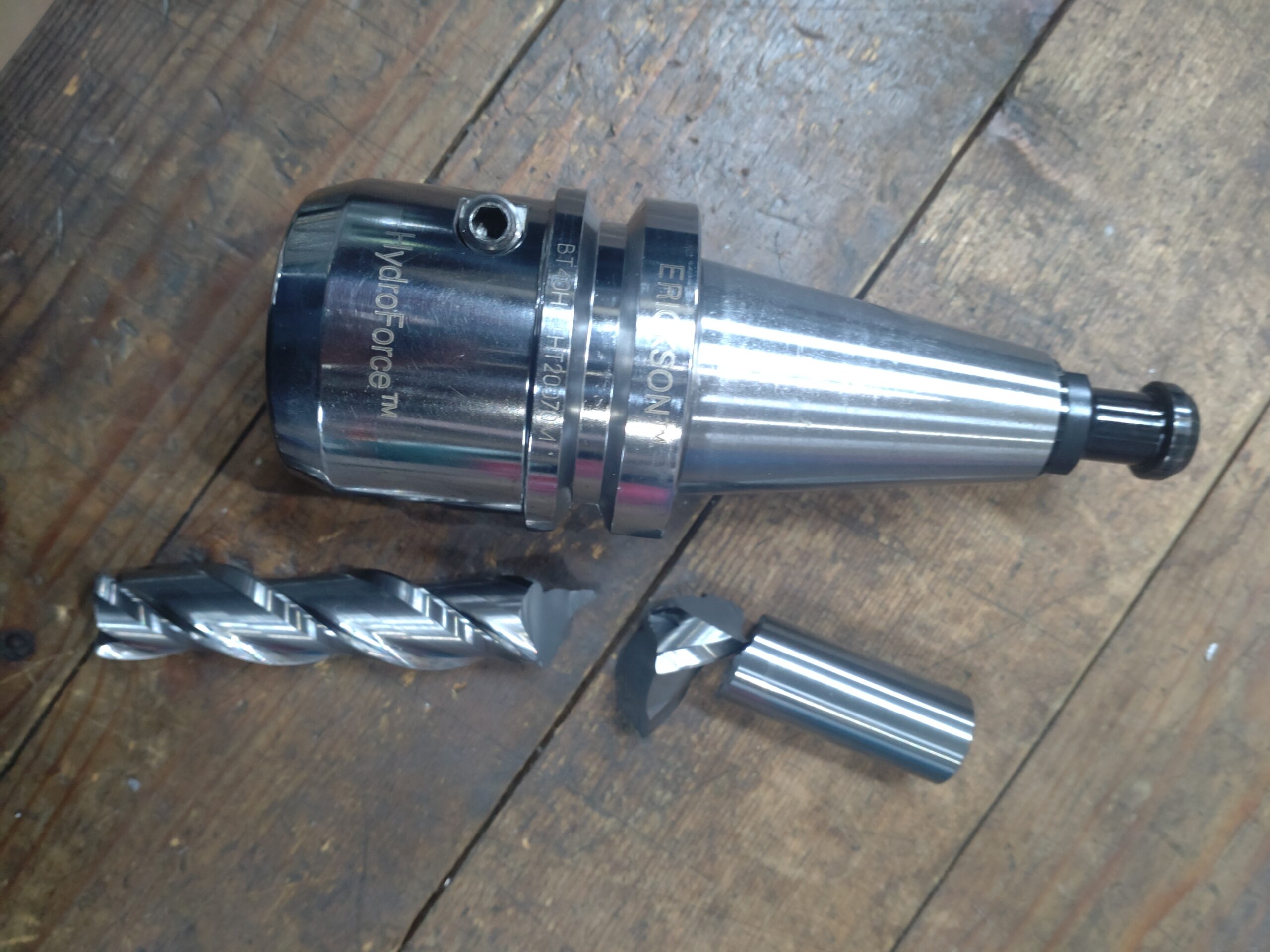 塚原製作所 岐阜県 切削加工 | CNC切削加工（3軸・5軸）、試作・短納期・高精度・少量・量産対応 | 高精度な金属・樹脂対応 複雑形状切削加工