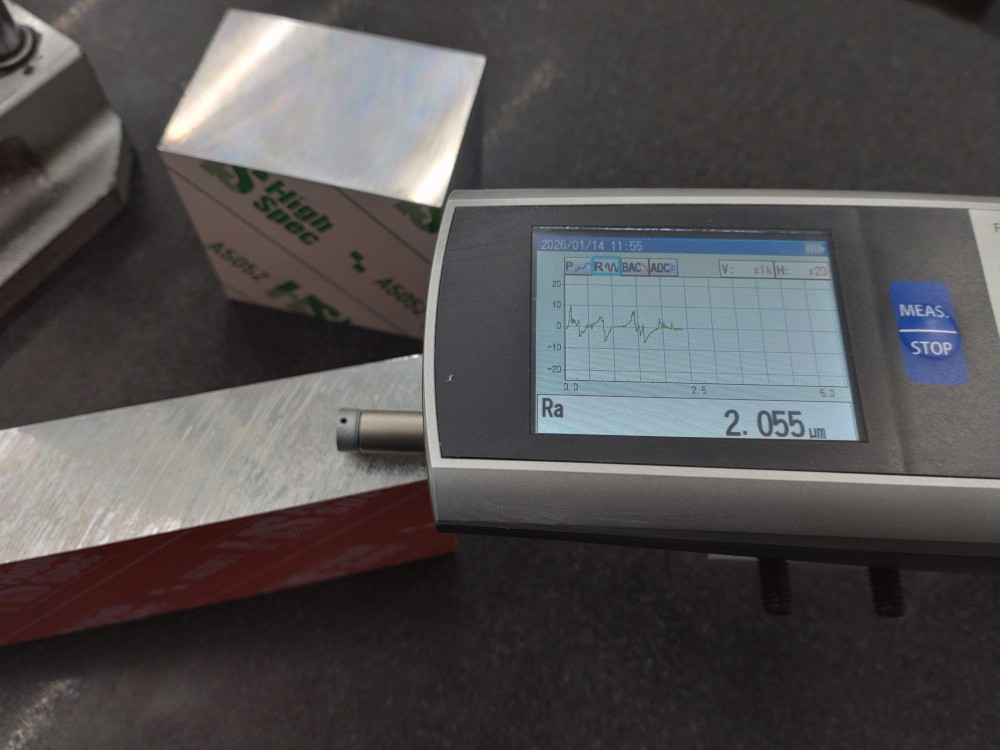 塚原製作所 岐阜県 切削加工 | CNC切削加工（3軸・5軸）、試作・短納期・高精度・少量・量産対応 | 高精度な金属・樹脂対応 複雑形状切削加工