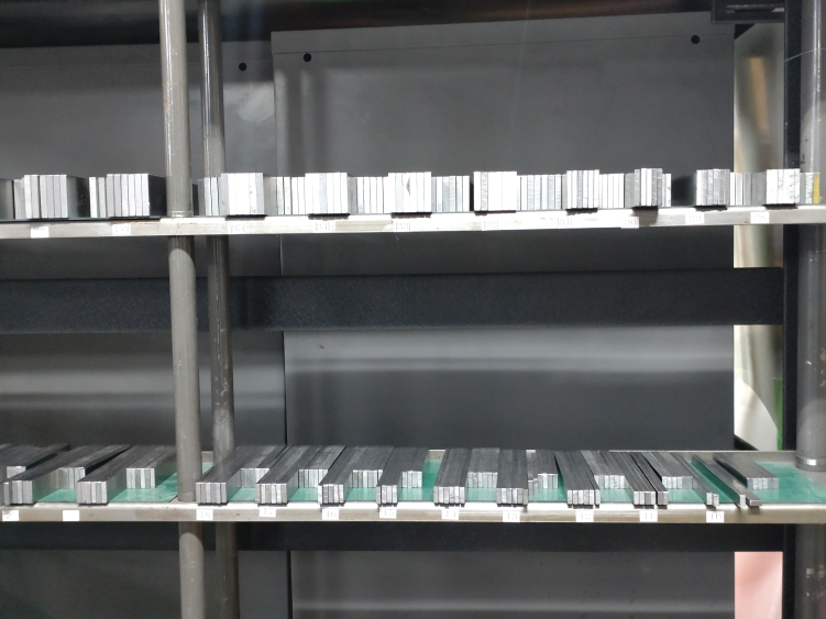 塚原製作所 岐阜県 切削加工 | CNC切削加工（3軸・5軸）、試作・短納期・高精度・少量・量産対応 | 高精度な金属・樹脂対応 複雑形状切削加工