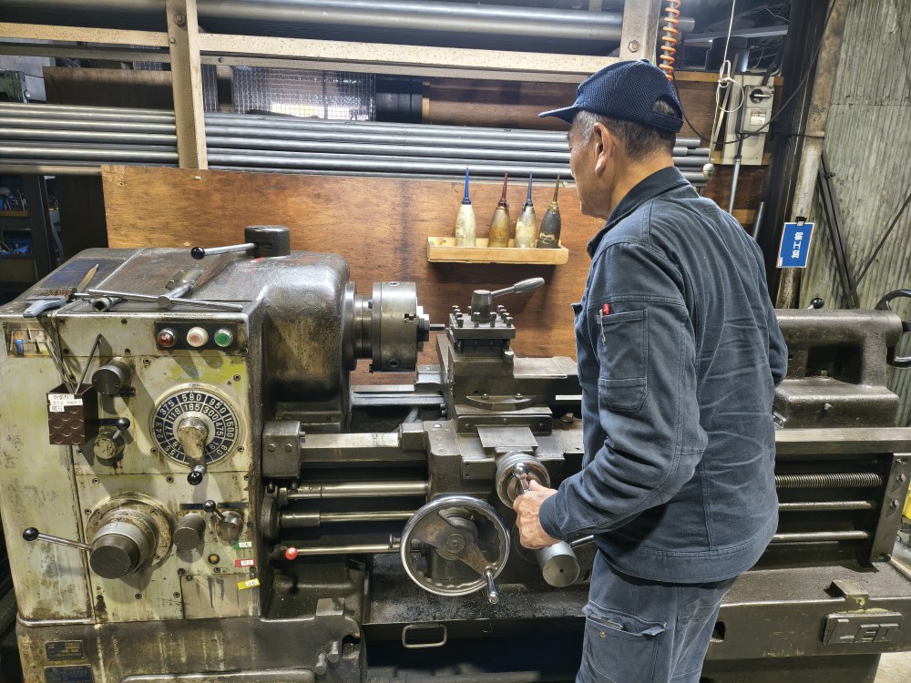 塚原製作所 岐阜県 切削加工 | CNC切削加工（3軸・5軸）、試作・短納期・高精度・少量・量産対応 | 高精度な金属・樹脂対応 複雑形状切削加工